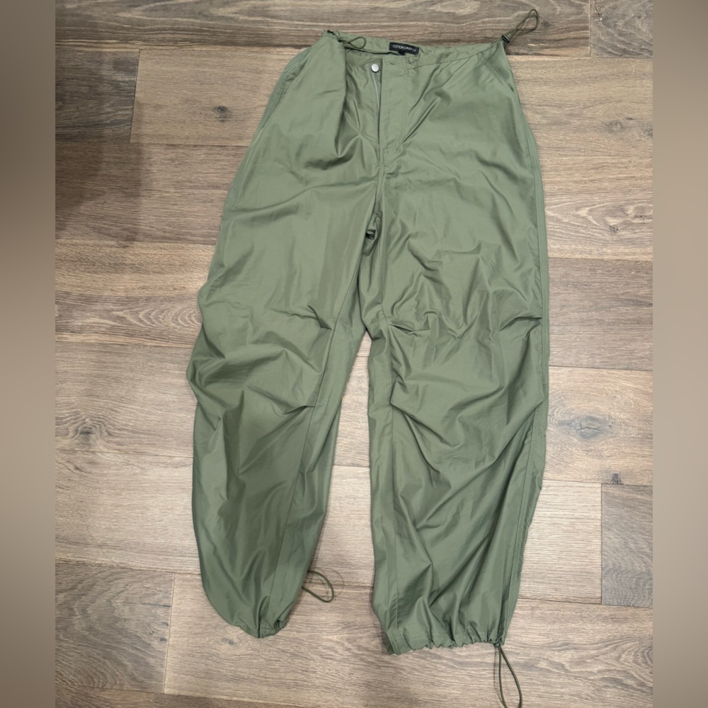 PARACHUTE PANTS. ONLY WORN ONCE.